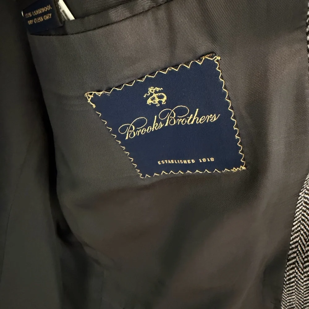 Brooks Brothers Gray Herringbone Sport Coat - Picture 4 of 10